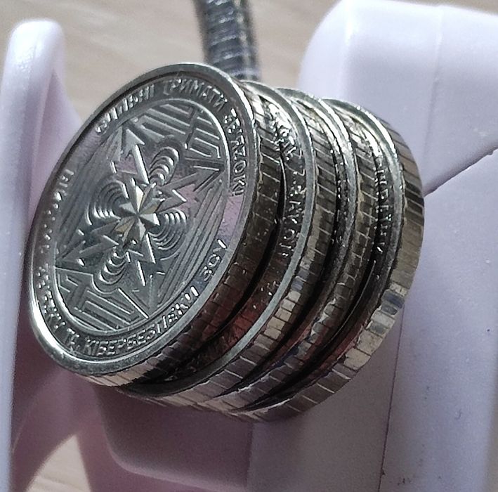 10 гривень професіоналізм та милосердя,