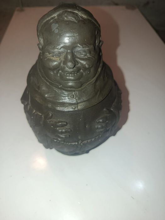 Ocynkowy kufel w kształcie mnicha