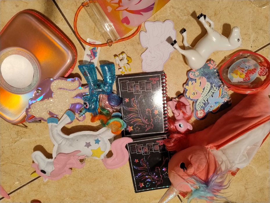 Kucyki -zestaw zabawek