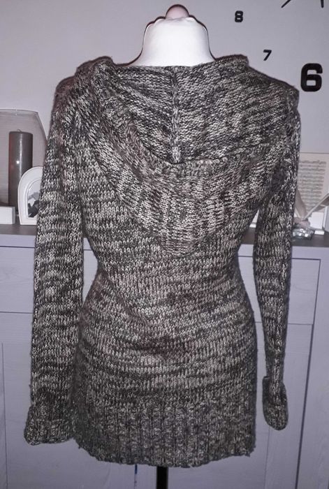 Sweter długi z kapturem Clockhouse roz.M/38