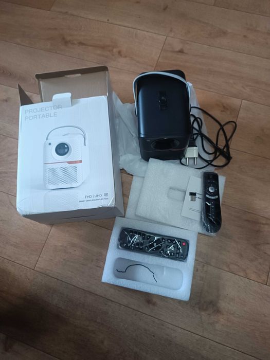 Проектор телевизор на android 11  4/64