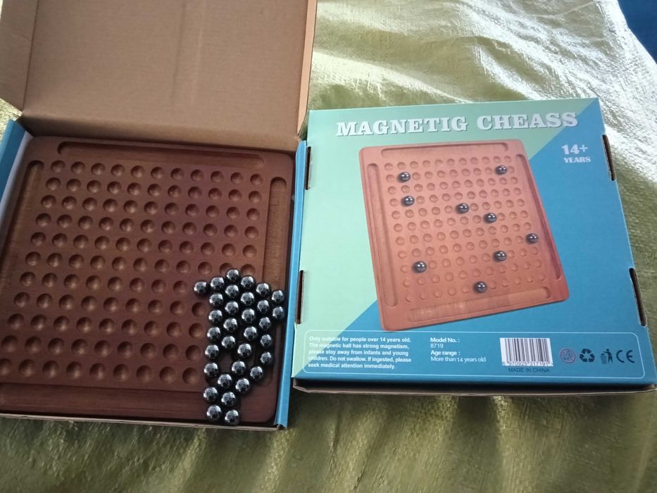 Настільна гра Магнітні шахи/Магнітний бій для дітей та дорослих дерево