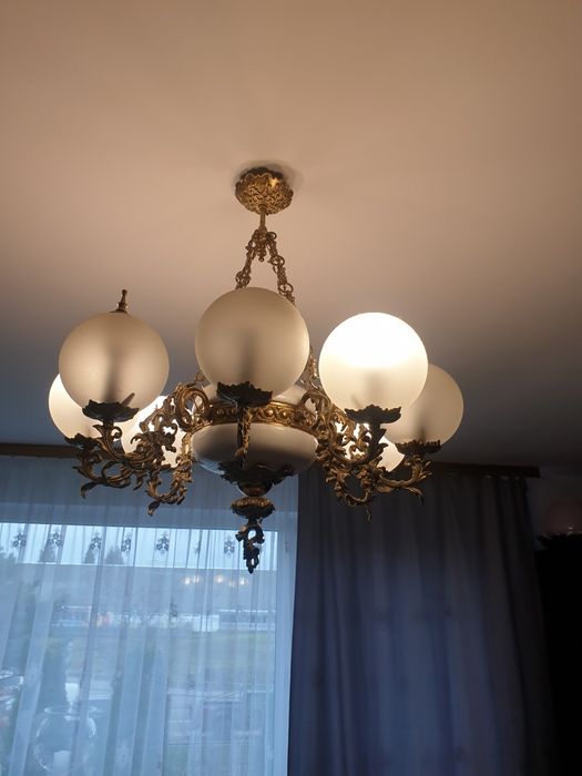 Żyrandol na 8 żarówek mosiężny retro