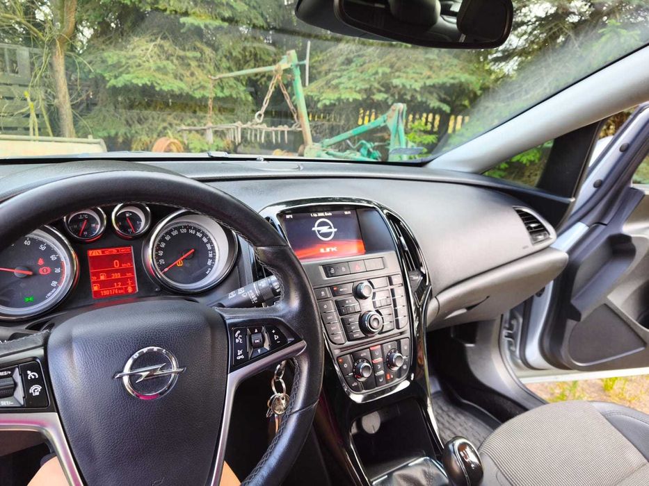 Opel Astra 1.4 sports tourer benzyna kombi