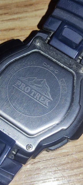 Продаются часы Casio pro trek на солнечных батареях