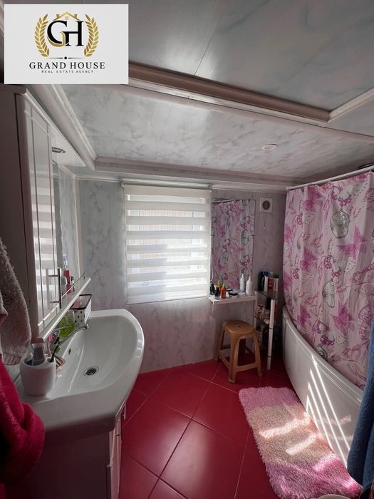 Продам гарний будинок 120 м² на Озерній Балці.