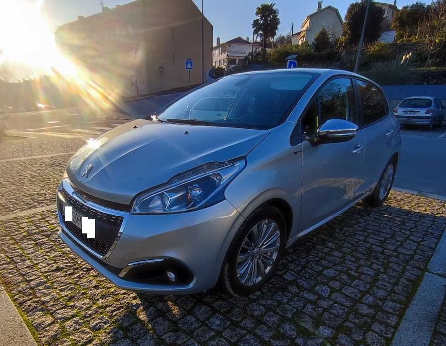 PEUGEOT 208 1.2 PURE TECH de 2016  com 81 000 Km