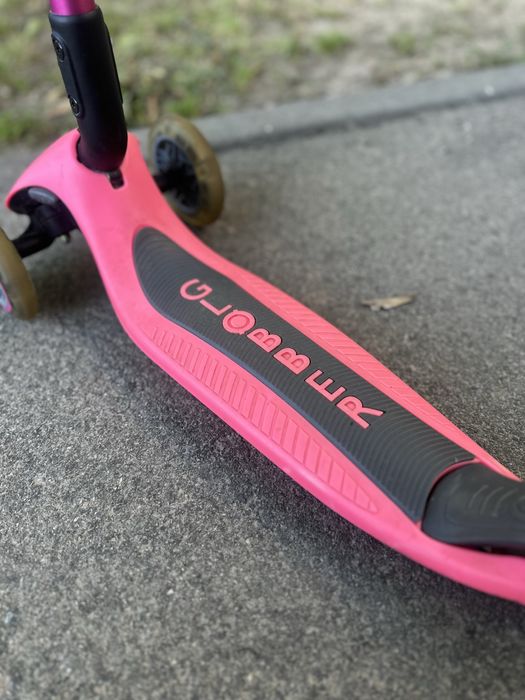 Самокат трьохколісний дитячий Globber Junior Foldable Lights deep pink