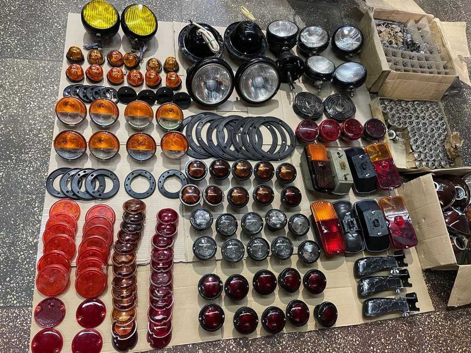 Фари, стопи, габаріти УАЗ 469, УАЗ 452, Газ 53, Газ 3307, Газ 69, Зил