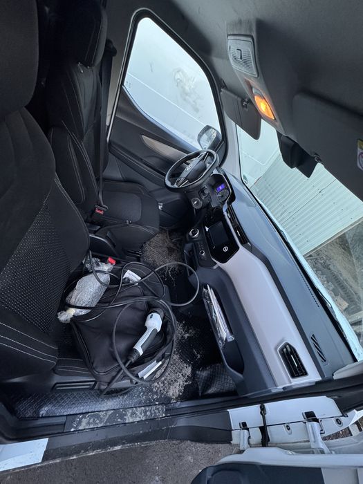 Електро бус максус