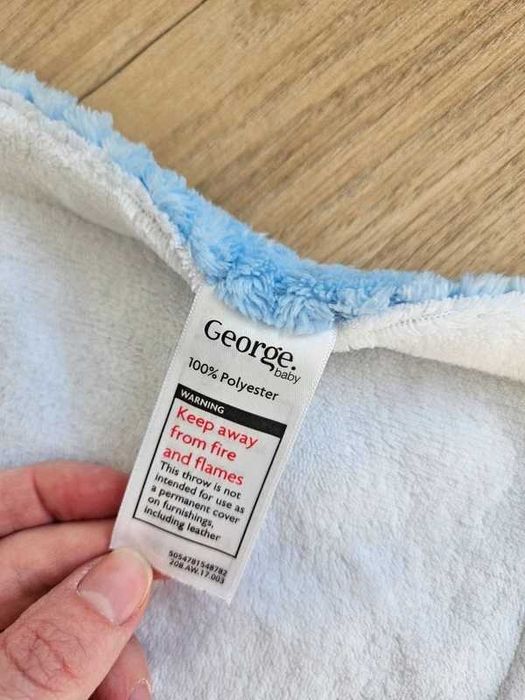 Kocyk z kapturkiem dla chłopca George – bardzo dobry stan