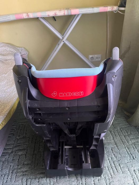 Дитяче автокрісло maxi-cosi