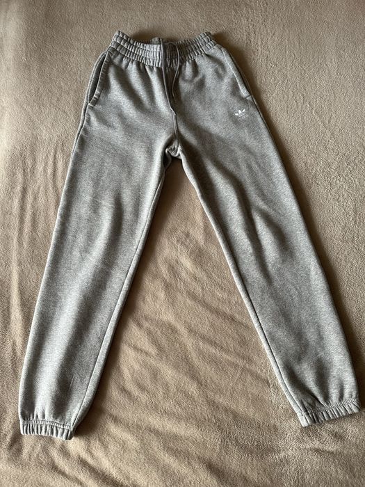 Оригінальний спортивний костюм від бренду Adidas б/у, але стан норм.