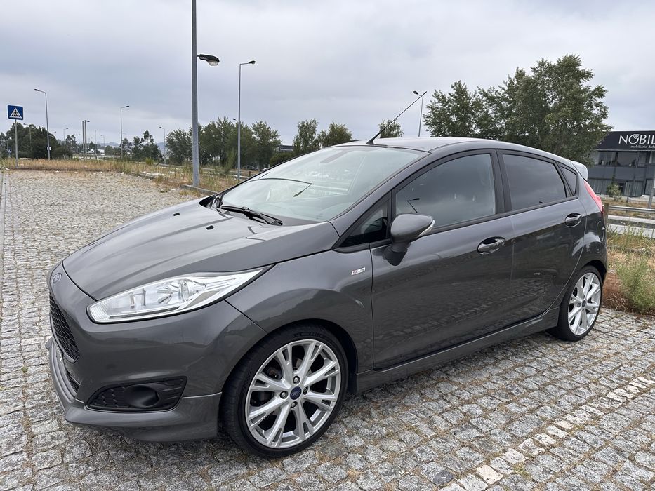 Ford Fiesta 1.0 EcoBoost 125cv ST-Line (2017) - Nacional - 5p - Distribuição Mudada