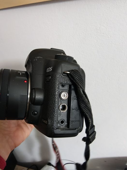 Canon EOS 5D Mark II + Canon EF 50mm f/1.8 STM + grip + ładowarka