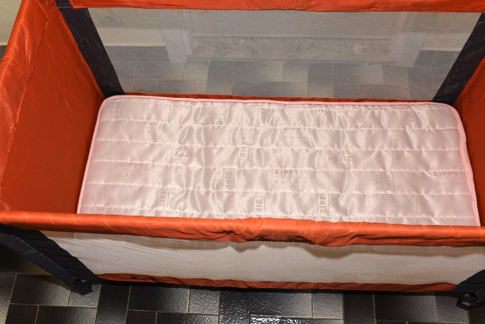 Cama de Viagem/ ou fixa para bebé, criança