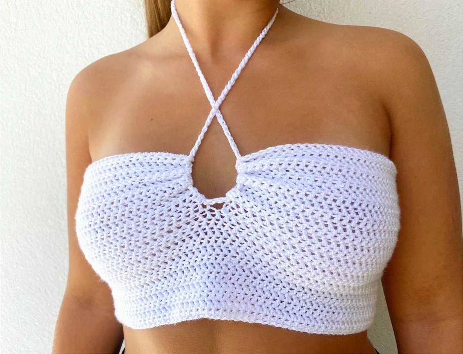 Top em crochet feito à mão