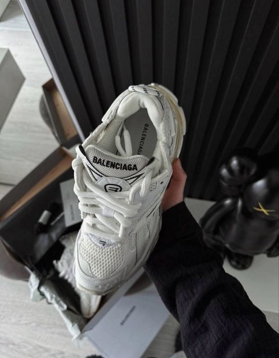 кросівки balenciaga runner