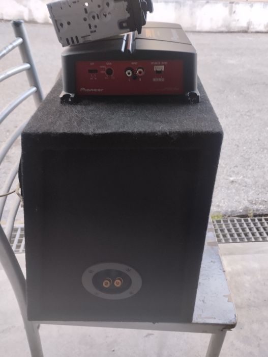 Subwoofer Pioneer  1400w, amplificador e radio Sony