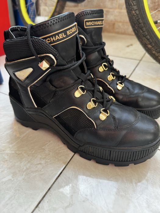 Продам чоботи,кросівки ботінки.хайтопи michael kors 8,5