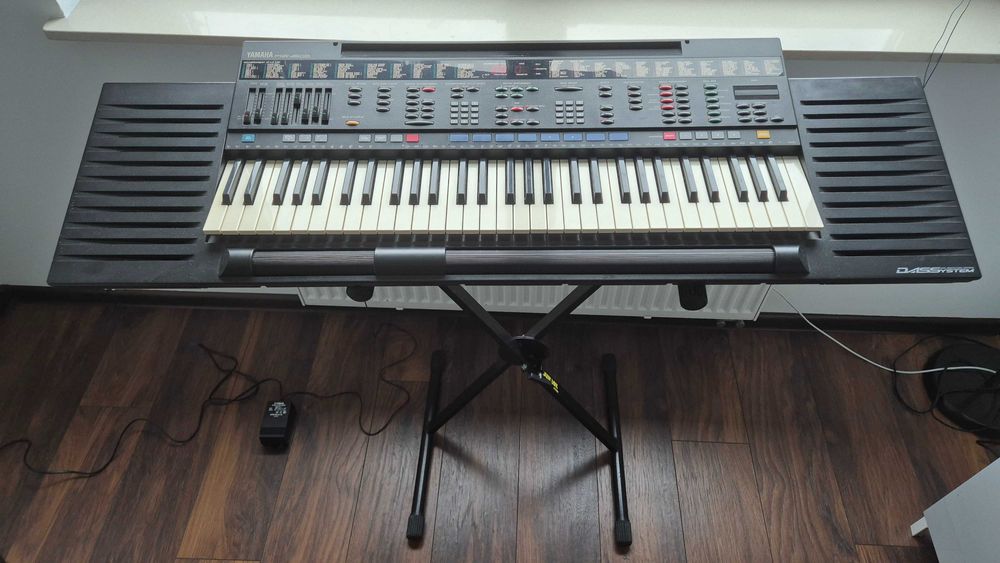 YAMAHA ヤマハ PSR-4500 シンセサイザー　キーボード　61鍵 YAMAHA ヤマハ 61鍵盤 バンド用キーボードならこれ MODX6+