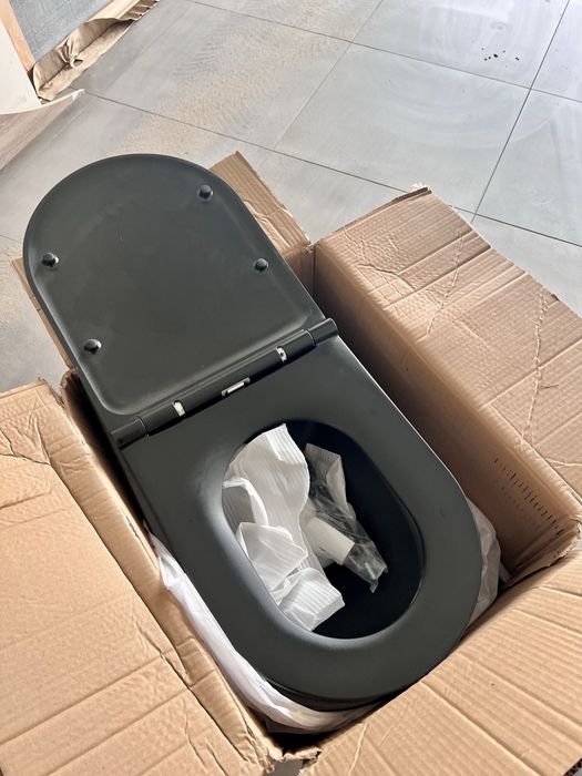 Miska WC Massi wisząca rimless czarna LERA z deską wolnoopadającą Slim