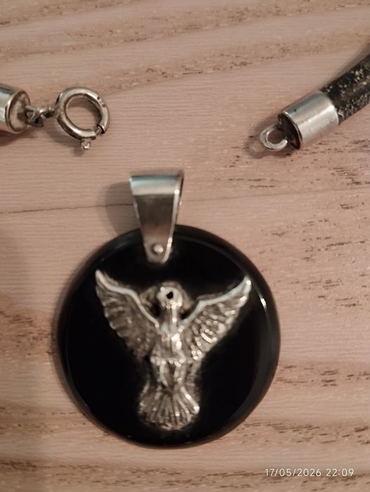 Imagem sagrado espírito Santo em prata lei com colar de couro