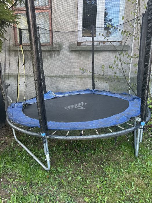Trampolina i plac zabaw