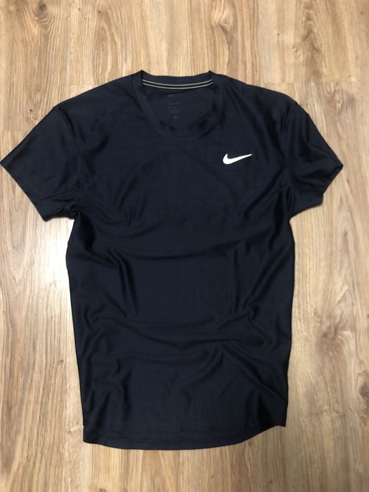 Футболка спортивна nike