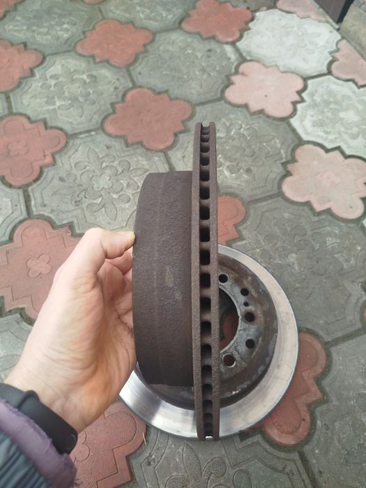 Задние тормозные  диски Toyota Land Cruiser
