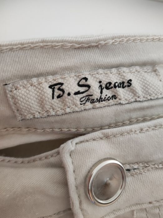 B.S jeans fajne beżowe rozciągliwe rybaczki 42