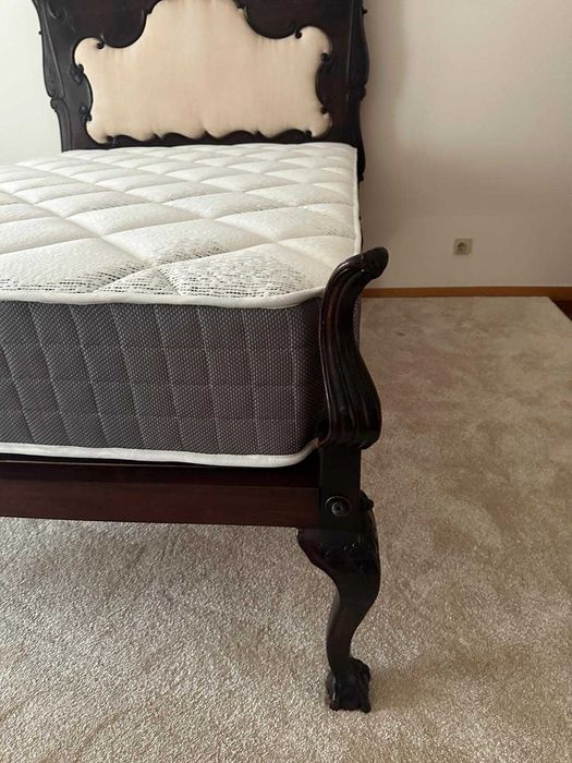 Cama de Casal Vintage