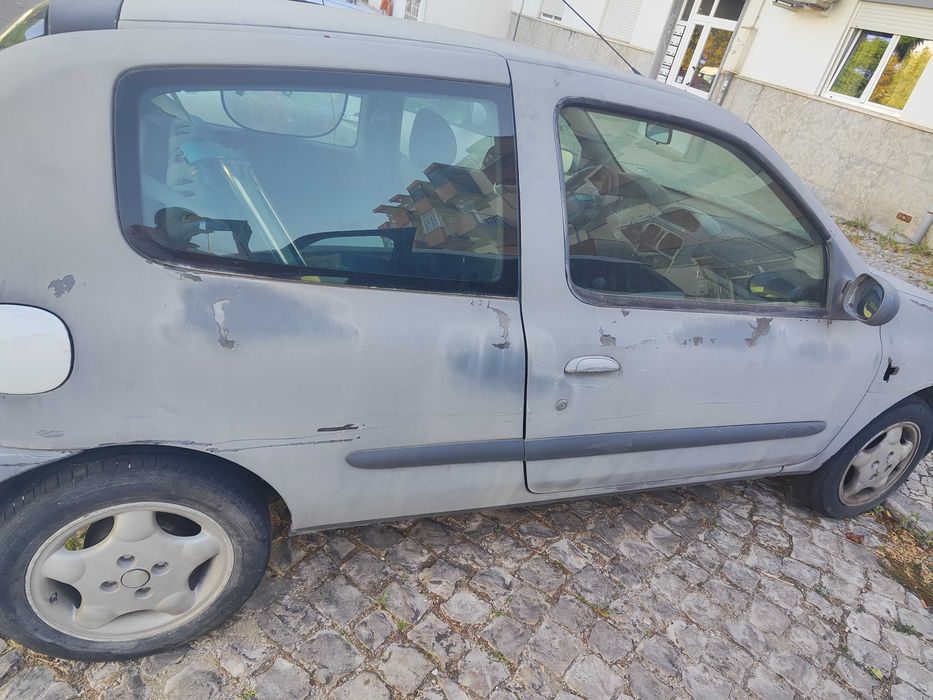 Carro Renault Clio