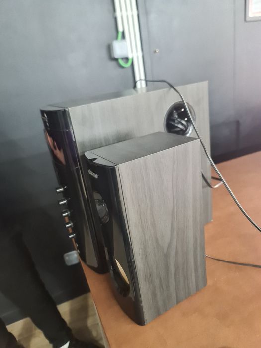 Colunas com saida AuX