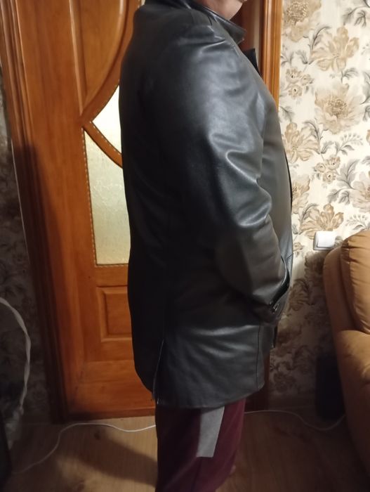 Шкіряна куртка    .