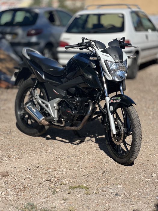 Cb125f Azul com extras