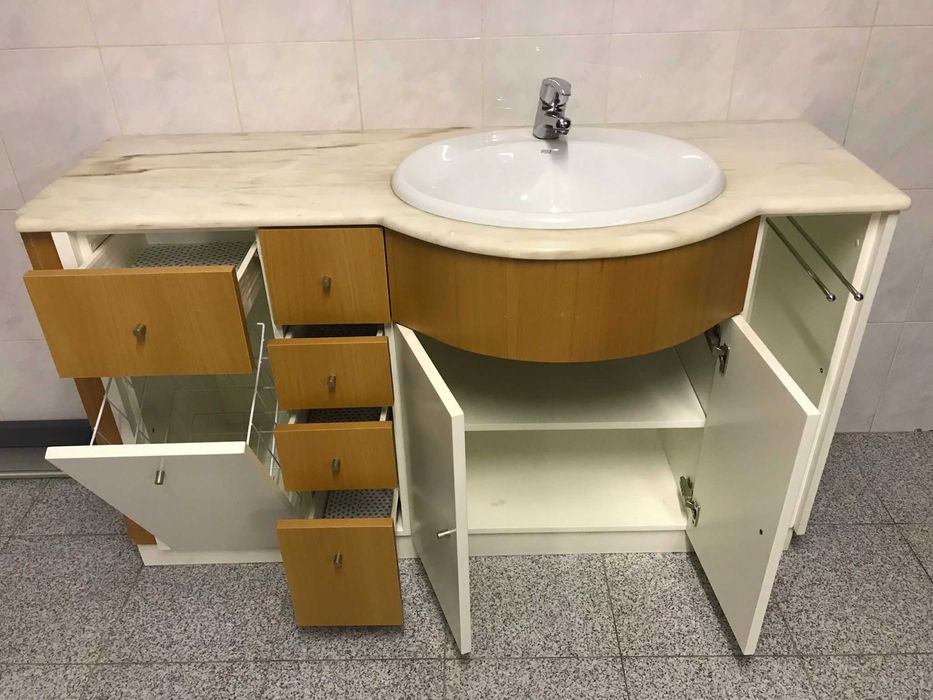 Móvel de casa de banho