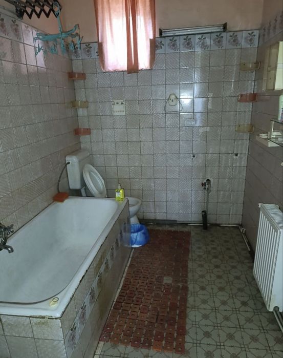 Продається добротний будинок у центрі села Сюрте