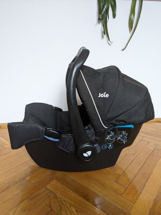 Автокрісло для новонароджених 0+