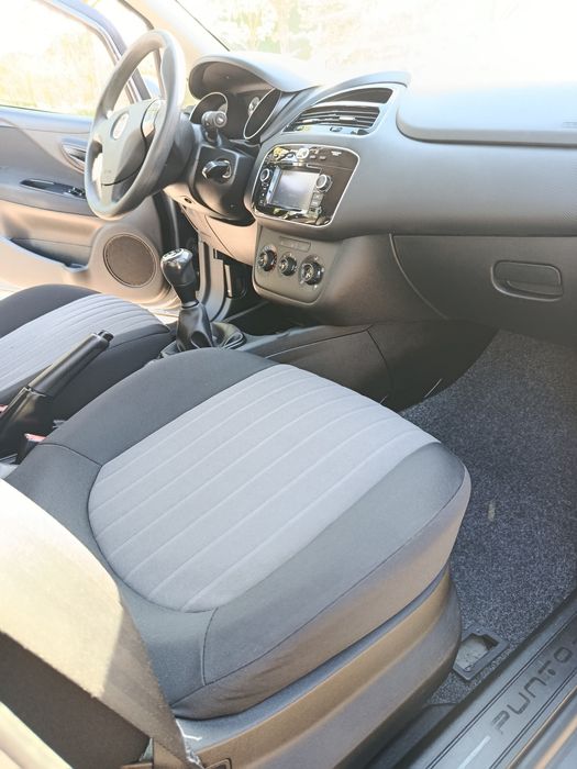 1.3 MultiJet 95cv 2017 Nacional • Económf
Fiat Punto 1.3 MultiJet 95cv 2017 Nacional • Ec