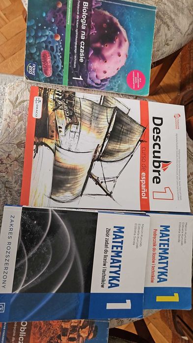 Komplet książek do I klasy LO