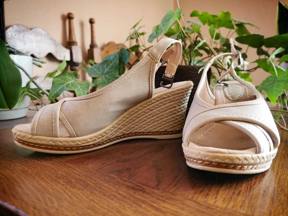 Sandały damskie beżowe, kremowe