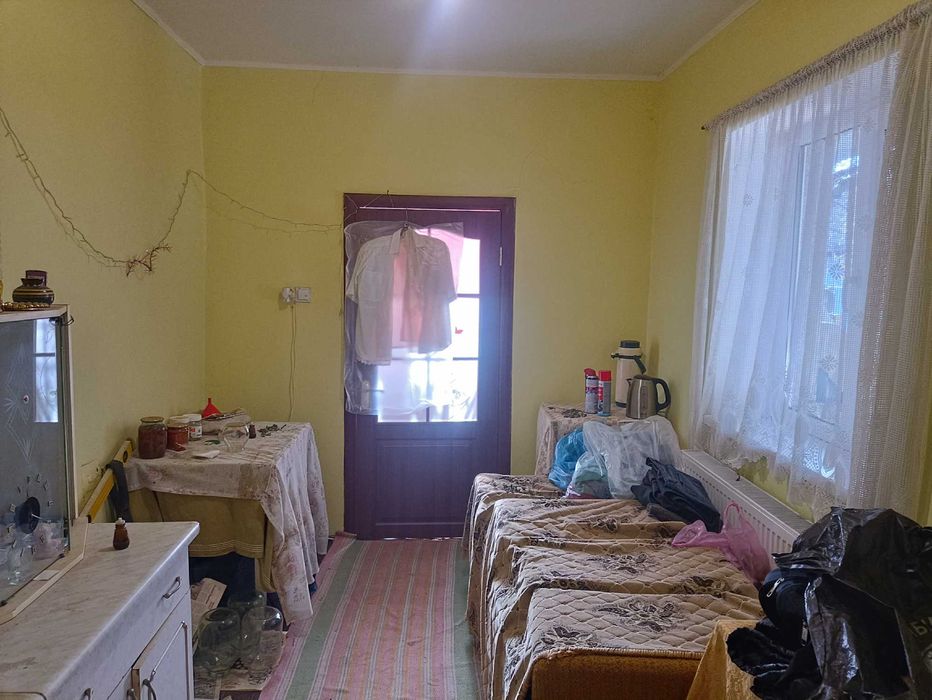 3-х кімнатний будинок 71 кв.м., житловий стан, 6.5 соток, гараж підвал