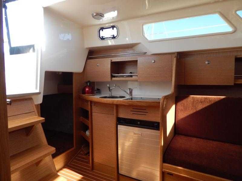 Mazury. Wynajem Jachtu Motorowego Calipso 750 Bez Patentu. PORT RYN