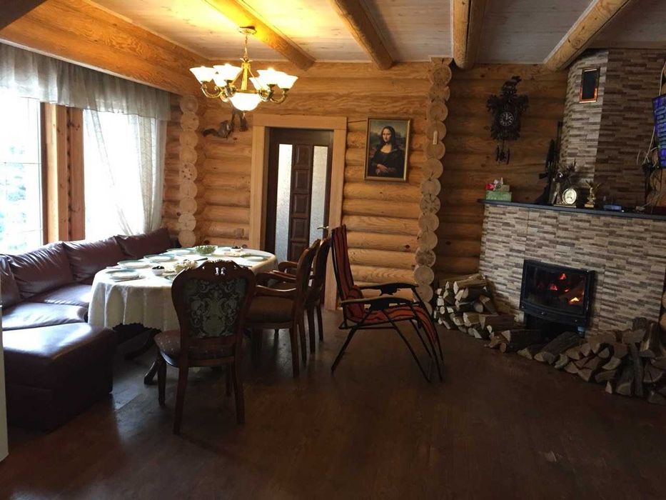 Київ. Осокорки. Баня, більярд. До 10 осіб.