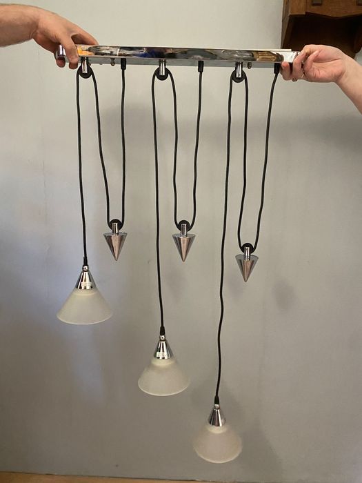 Lampa z odważnikami i regulacja