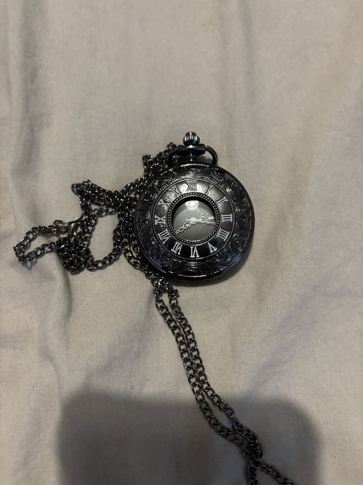 zegarek kieszonkowy w stylu gotyckim