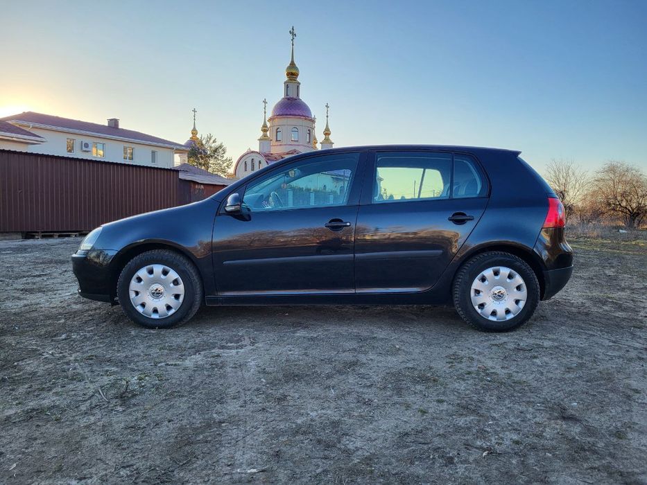 Volkswagen GOLF 5- 1,4Mpi бенз МКПП!