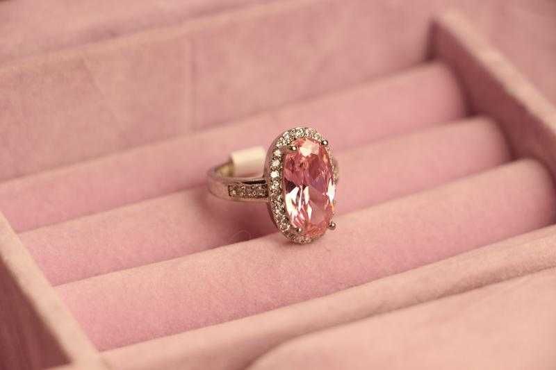 Набор кольцо, серьги, подвеска с розовыми фианитами размер 16 17