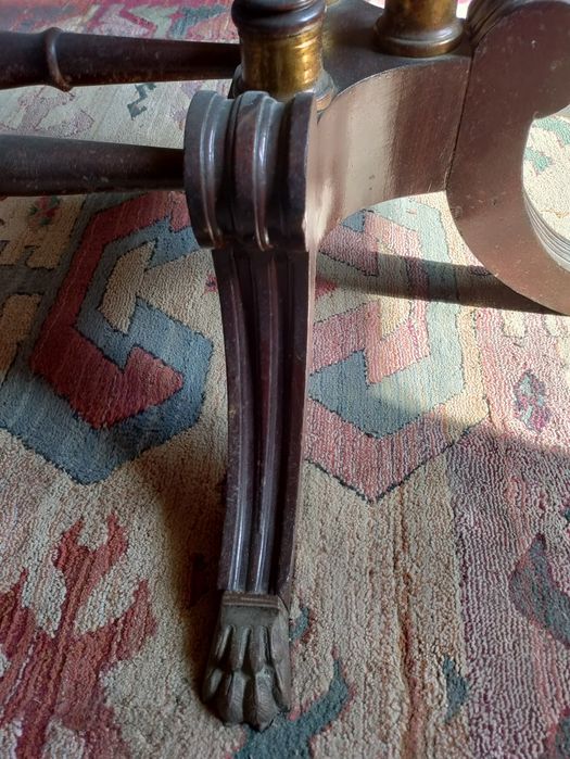 Mesa de sala com cadeiras